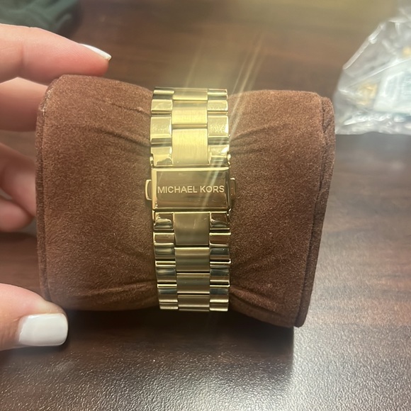 Michael Kors Women's Slim Runway Gold-Tone Stainless Steel Watch MK3265 - Picture 2 of 7